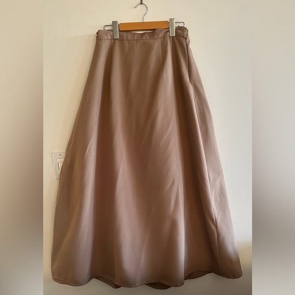 4 Long skirts - Picture 2 of 4